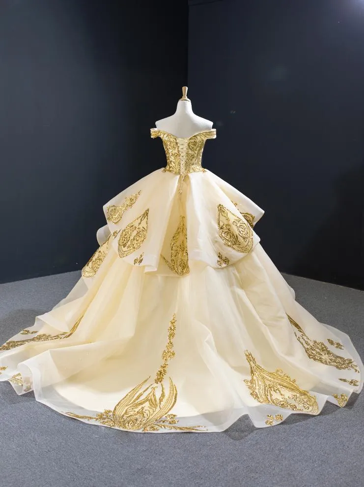 Off-the-shoulder Vintage Ball Gown Gold Applique Quinceanera Dresses SED387